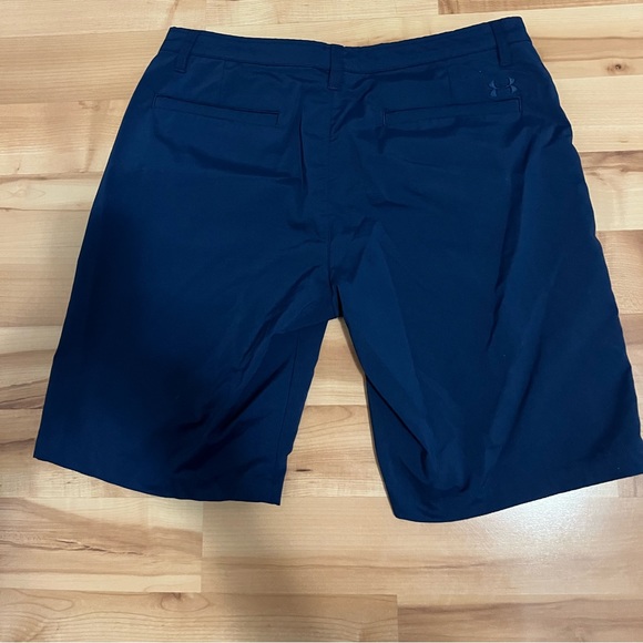 Men’s Under Armour shorts - Picture 2 of 3